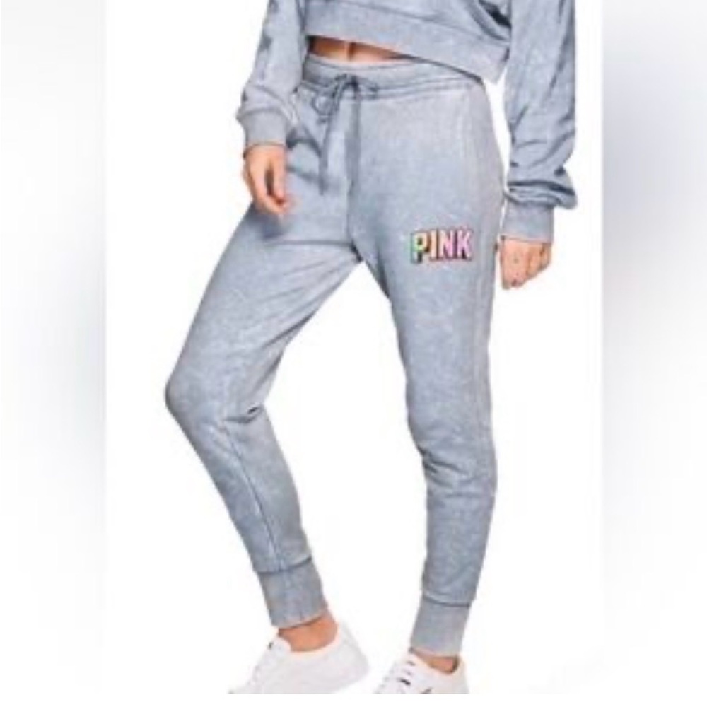 PINK Victoria's Secret Grey Jogger Sweatpants with Multicolor Logo